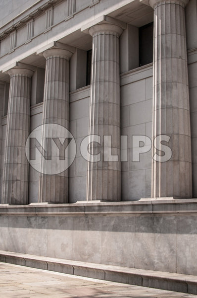 columns on courthouse in Downtown Manhattan