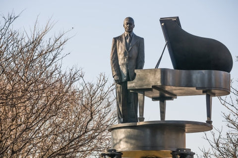 Duke Ellington statue in Harlem in winter