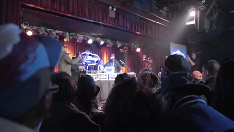DJ Funkmaster Flex on stage performing at BB Kings - hip hop show
